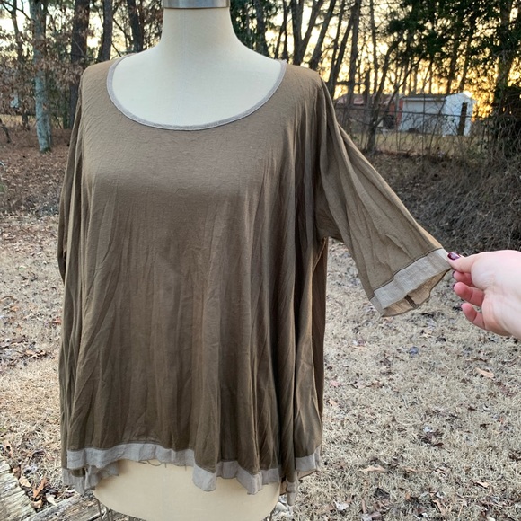 Artsy Handkerchief Hem Top - Picture 4 of 16